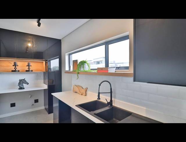 4 BEDROOM HOUSE FOR SALE IN MIDSTREAM ESTATE